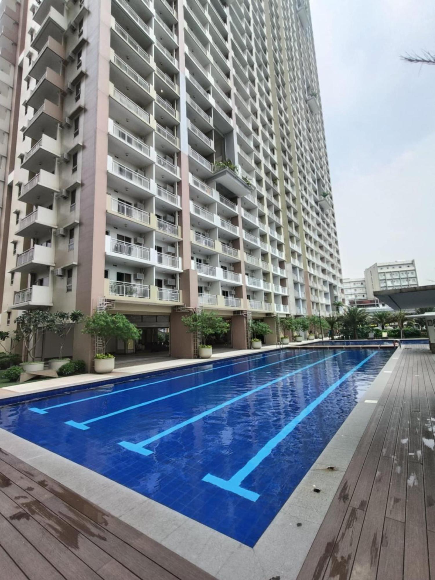 Aparthotel Infina Towers à Quezon City Extérieur photo